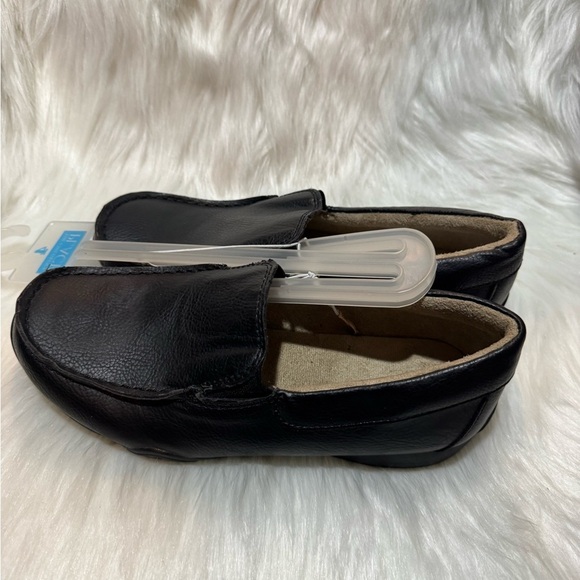 The Children's Place Black Dress Shoes for Boys - Picture 3 of 6